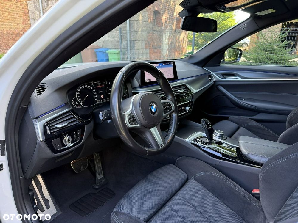 BMW Seria 5 530d mHEV M Sport sport - 33
