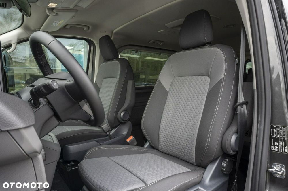 Volkswagen Caravelle - 17