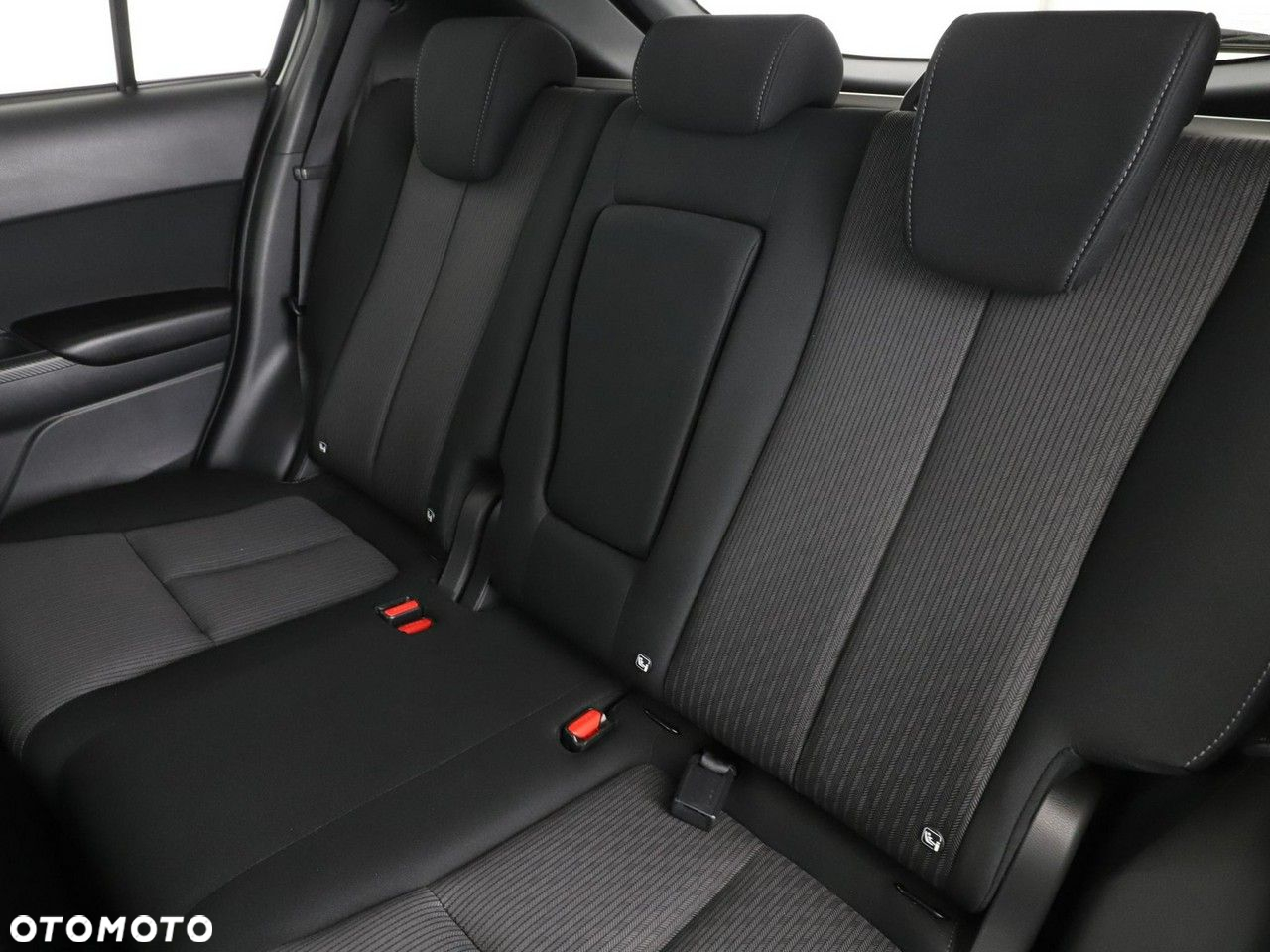 Mitsubishi Eclipse Cross Plug-In Hybrid 4WD Basis - 17