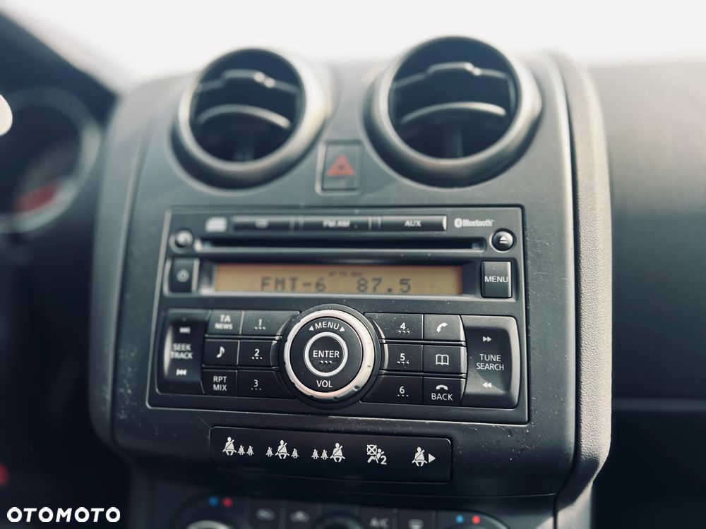 Nissan Qashqai 2.0 dCi DPF acenta - 28