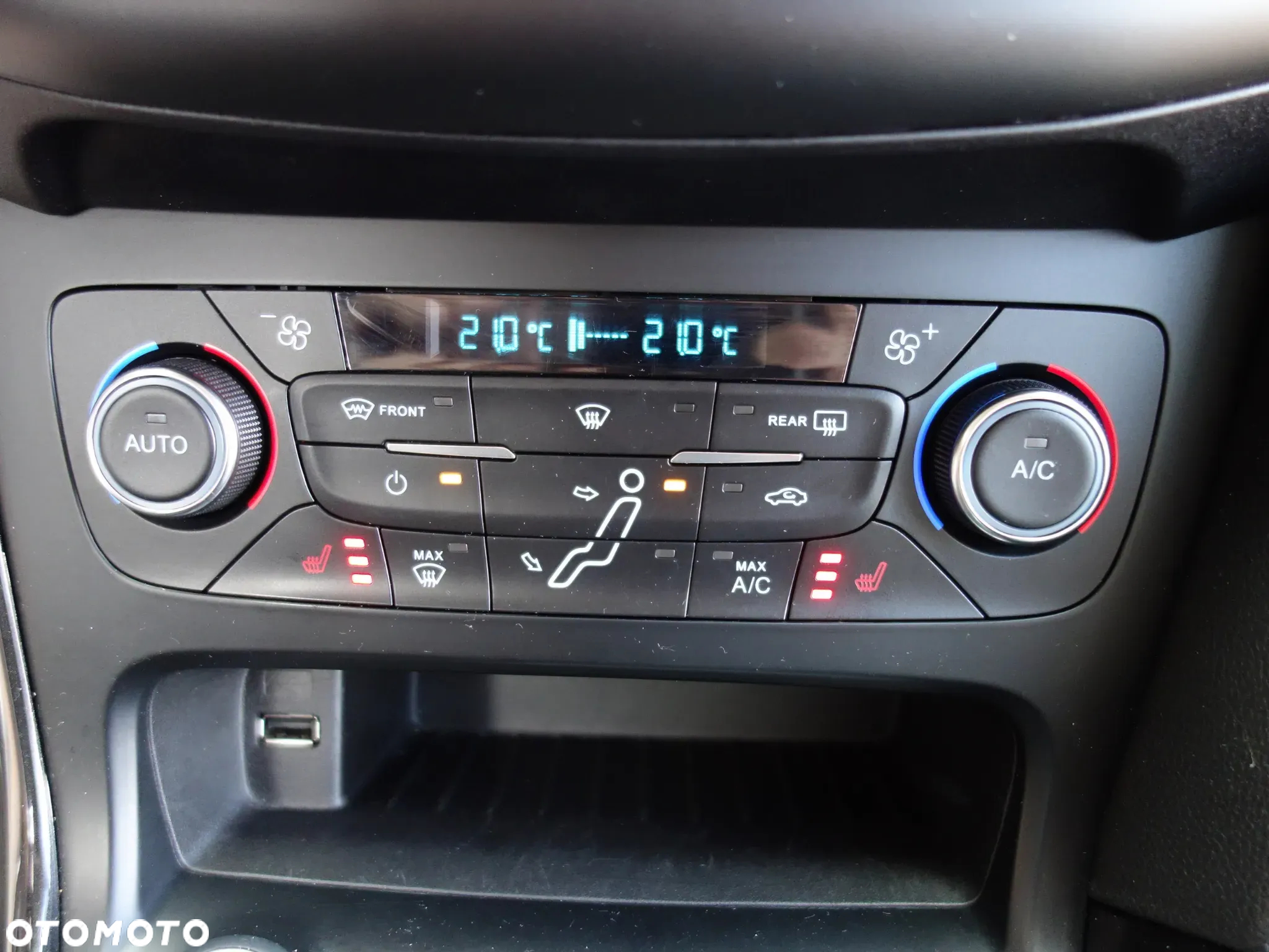 Ford Focus Turnier 1.5 EcoBlue Start-Stopp-System TITANIUM - 25
