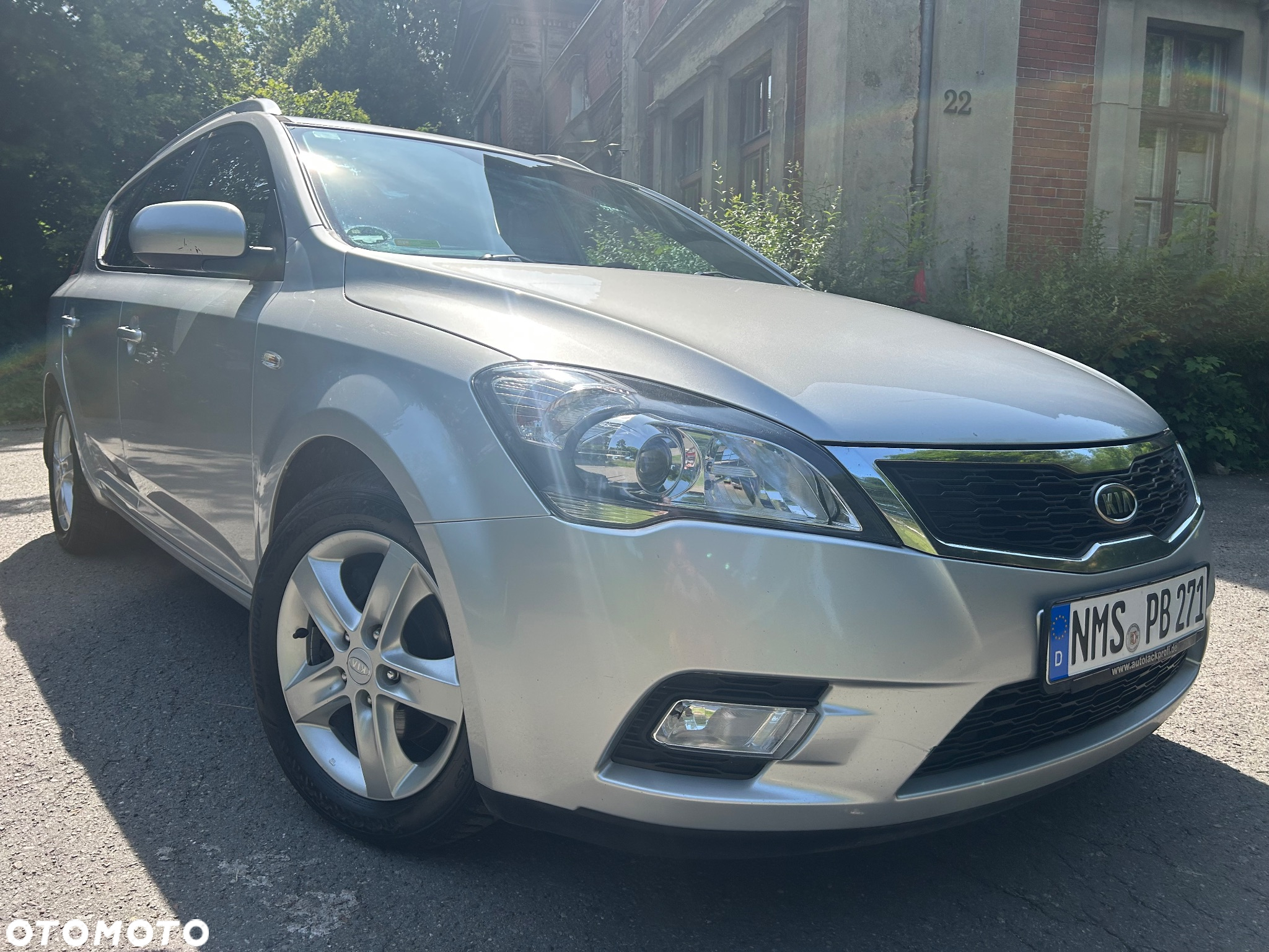 Kia Ceed 1.6 CVVT SW Dream-Team Edition - 32