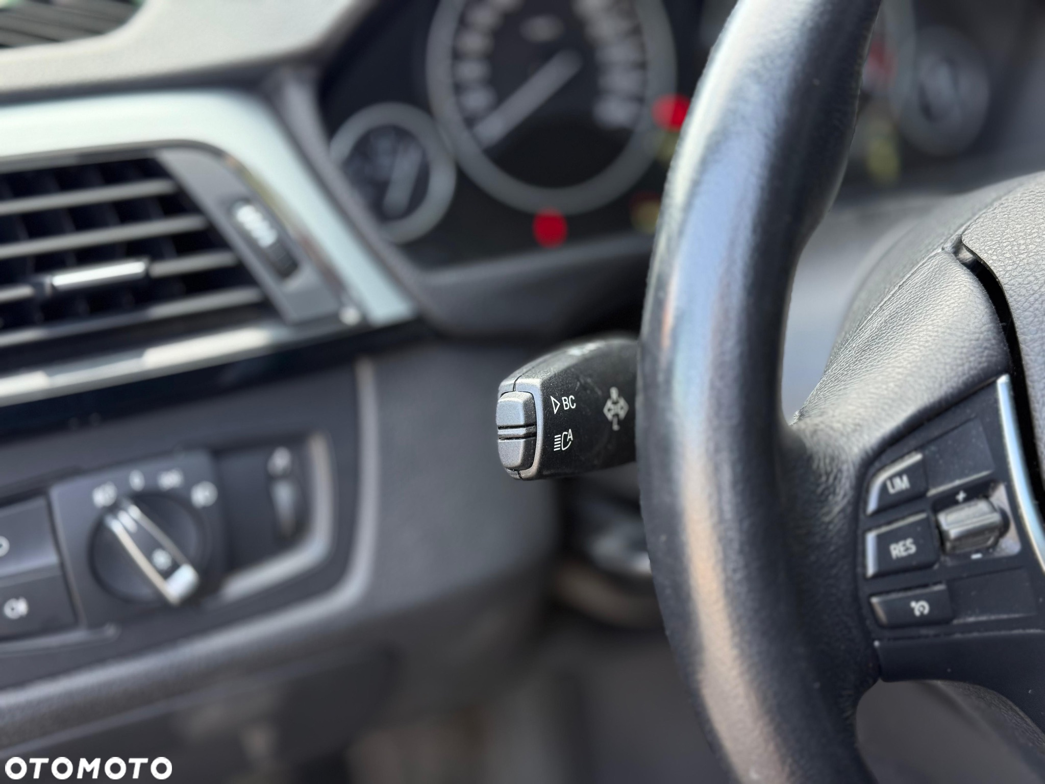 BMW Seria 3 320d - 36