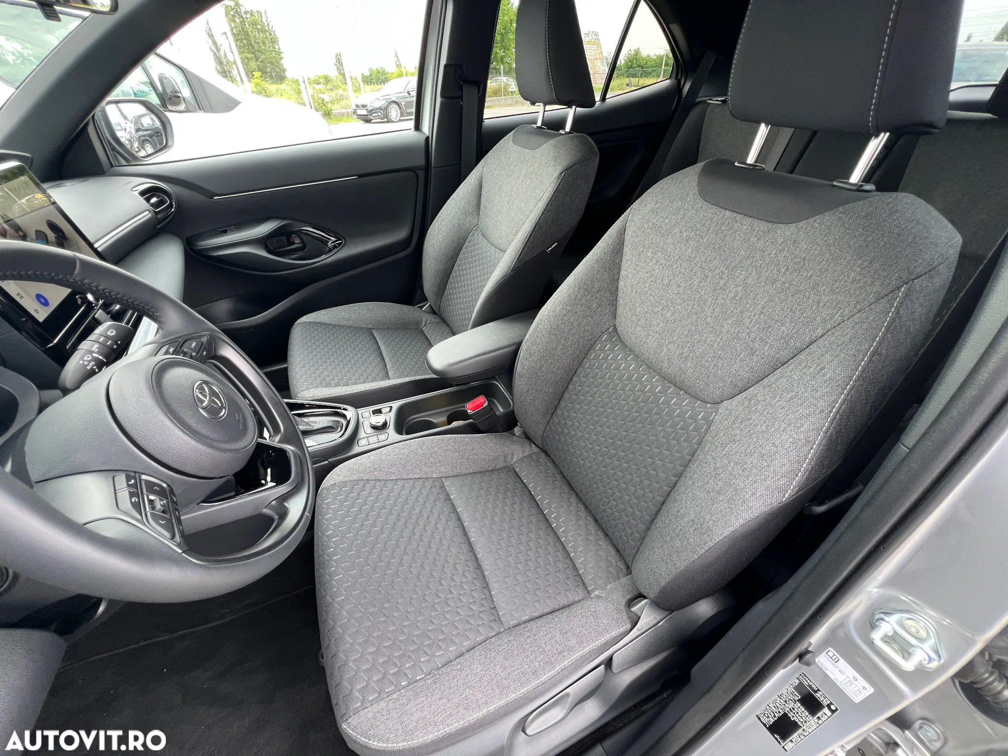 Toyota Yaris Cross 1.5 VVT-i HSD 4x4 Dynamic - 40