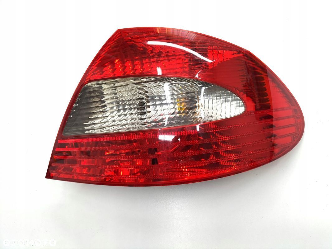 LAMPA PRAWY TYŁ PRAWA TYLNA MERCEDES CLK W209 A2098201664 - 1