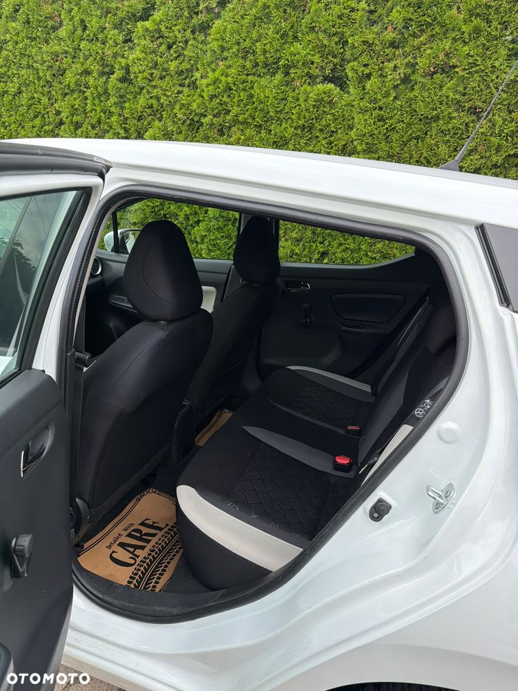 Nissan Micra 1.0 Visia Plus - 12