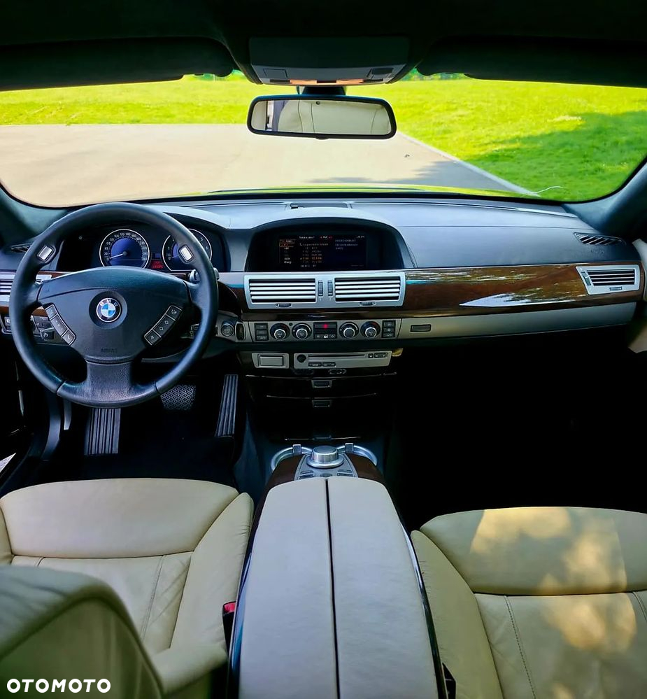 BMW Seria 7 760Li - 10