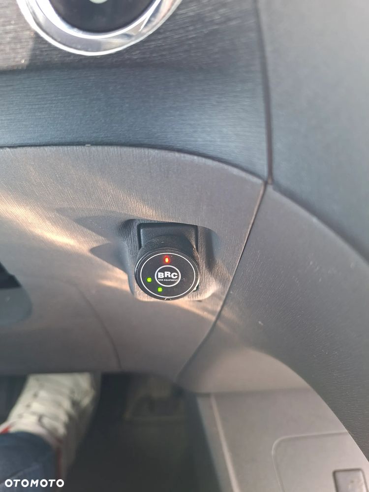 Toyota Prius 1.8 HSD Luna - 12