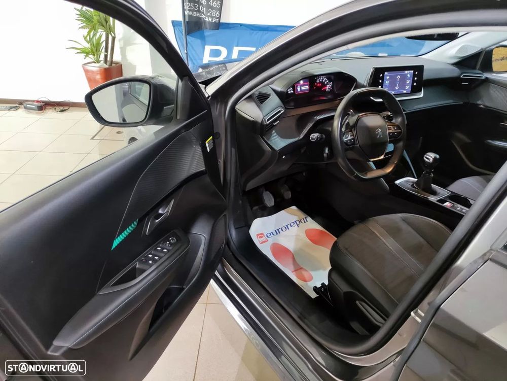 Peugeot 208 PureTech 100 Style - 10