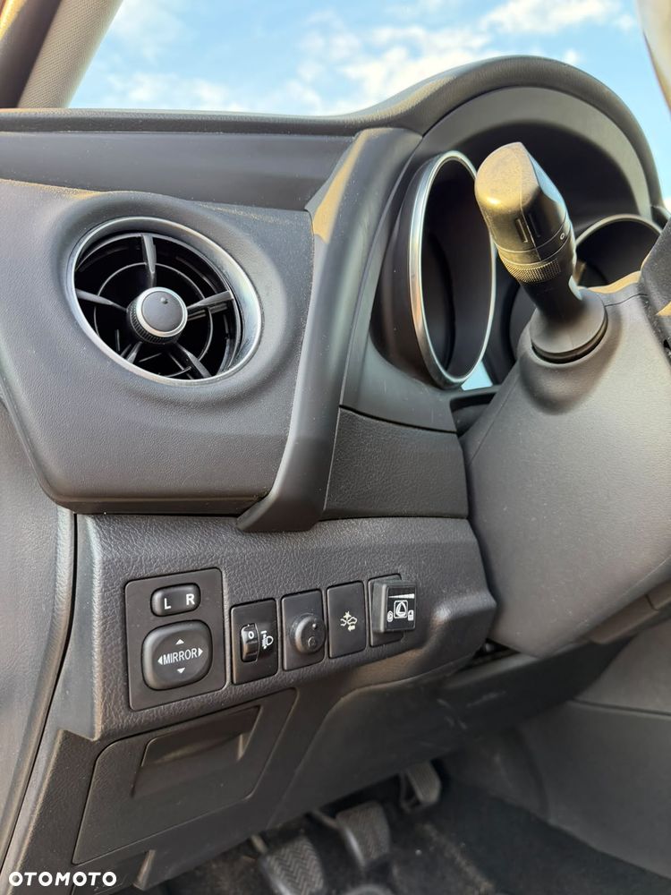Toyota Auris 1.6 Classic Plus - 32