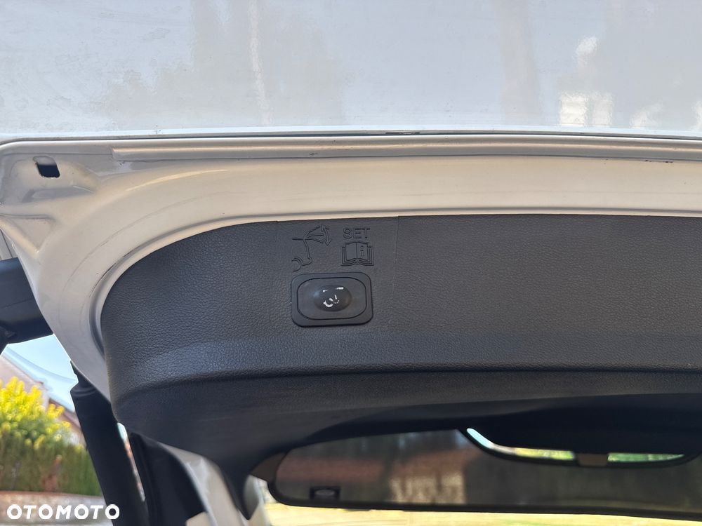 Ford Kuga - 17