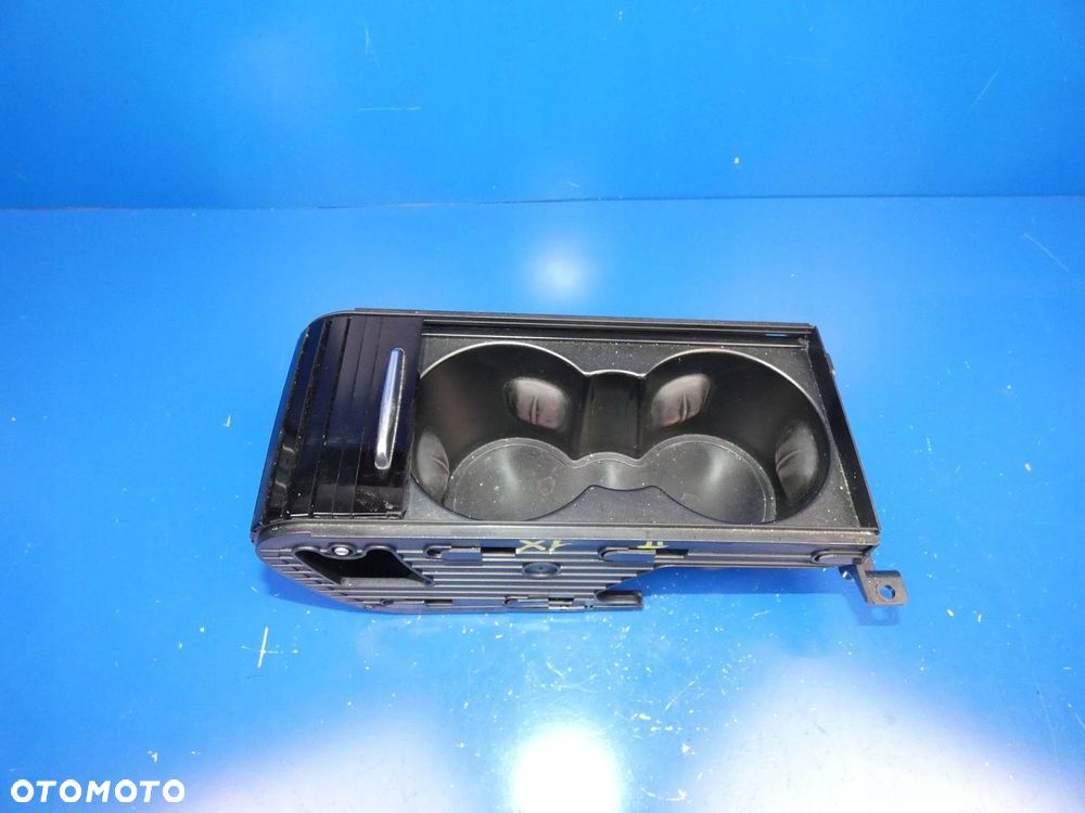 JAGUAR XF II X260 SCHOWEK UCHWYT NA KUBKI ROLETKA - 1