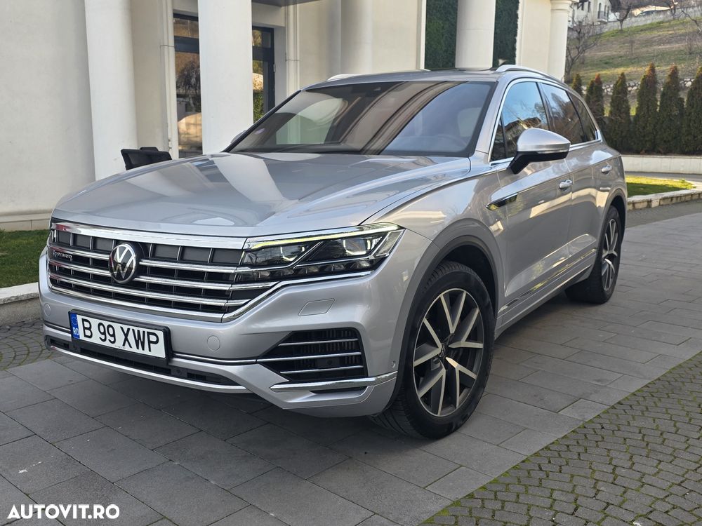 Volkswagen Touareg - 1