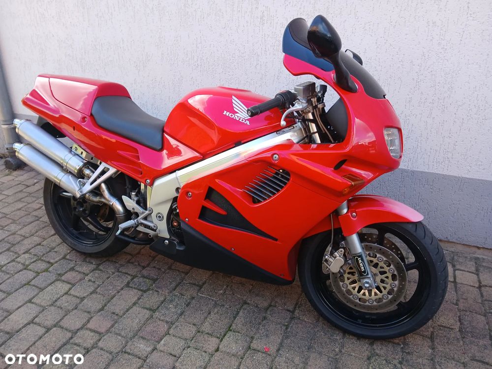 Honda VFR - 1