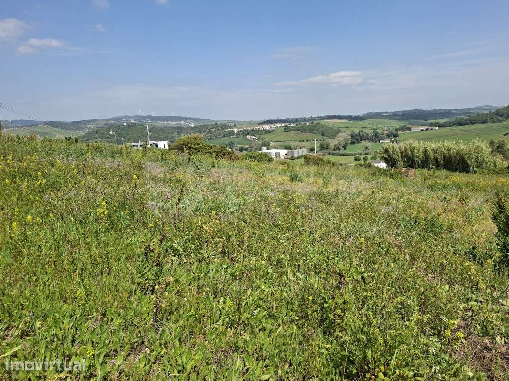 Terreno com 2.948m² para venda em Runa - Grande imagem: 2/7