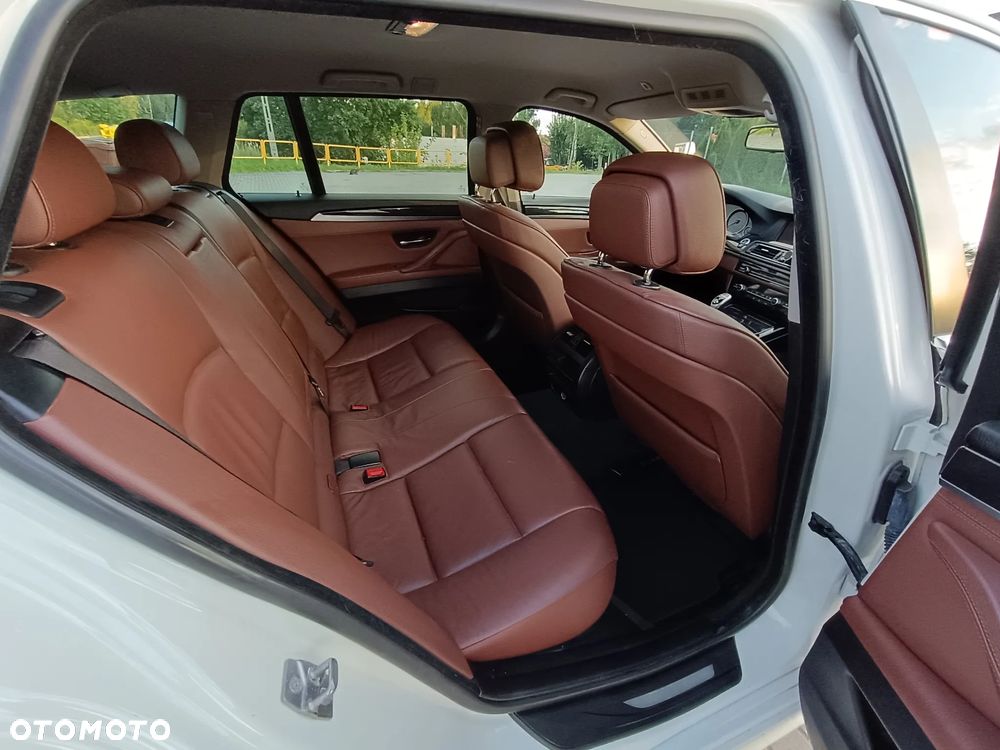 BMW Seria 5 520d - 23