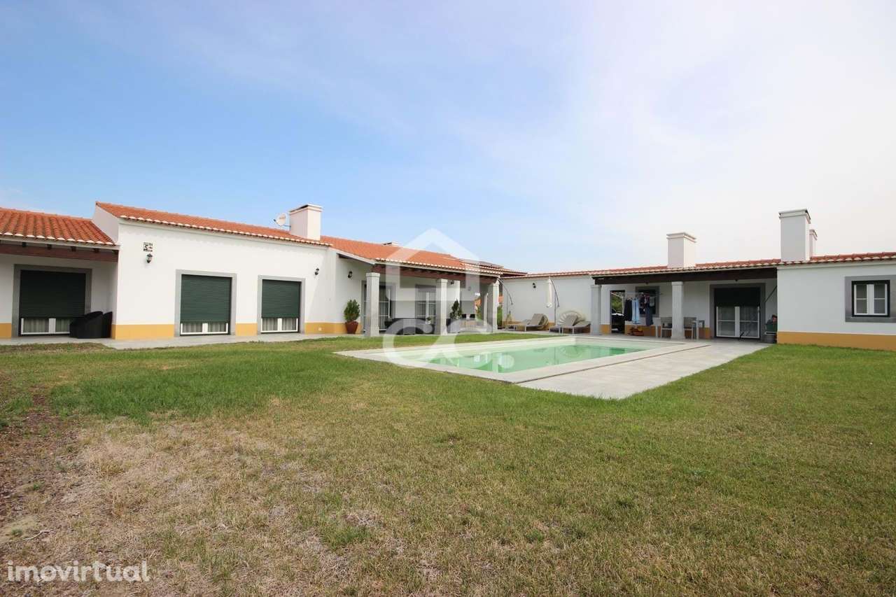 Quinta de 8500m2 com moradia térrea T6 e piscina | Évora - Grande imagem: 4/36