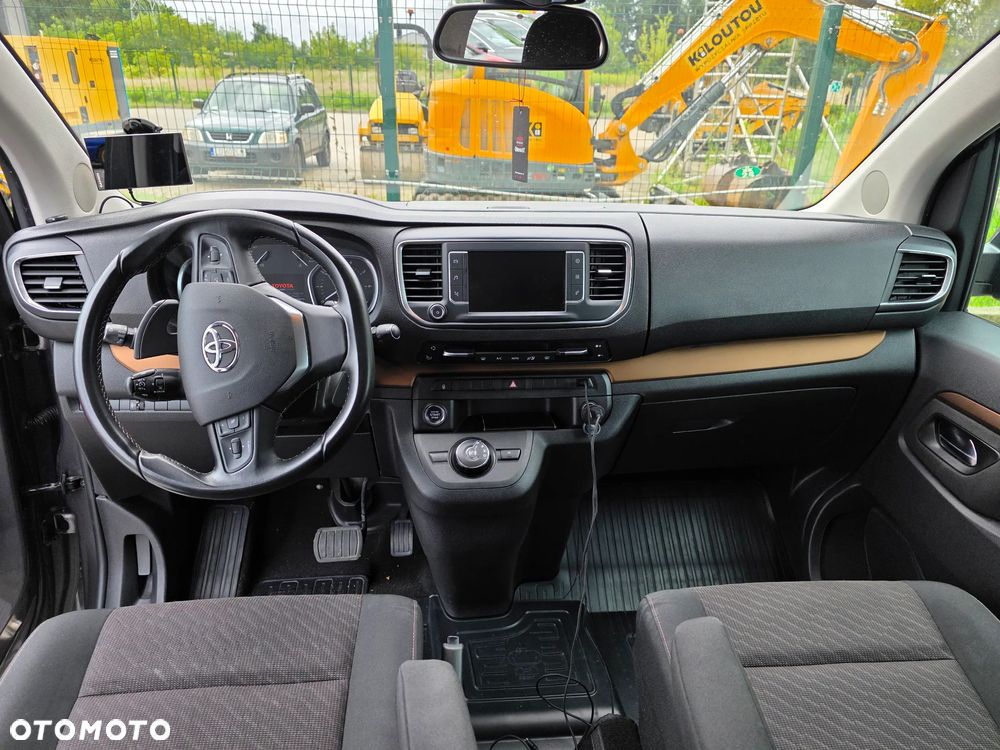 Toyota ProAce Kombi 2.0 D-4D Long 2,8t - 5