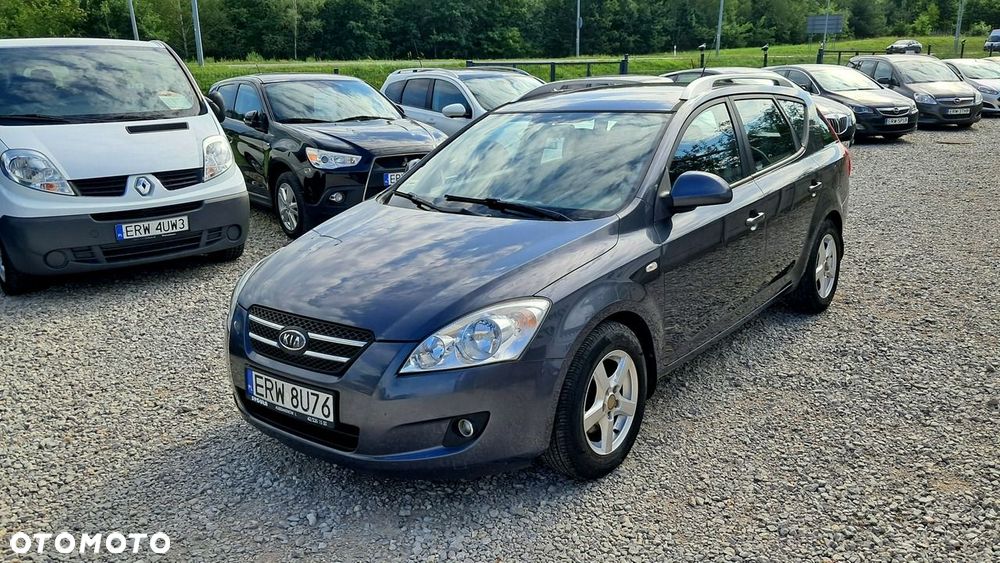 Kia Ceed - 16