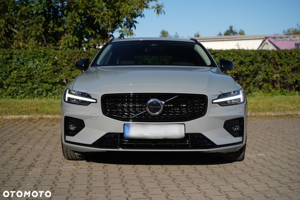 Volvo V60 B4 B Ultra Dark - 2