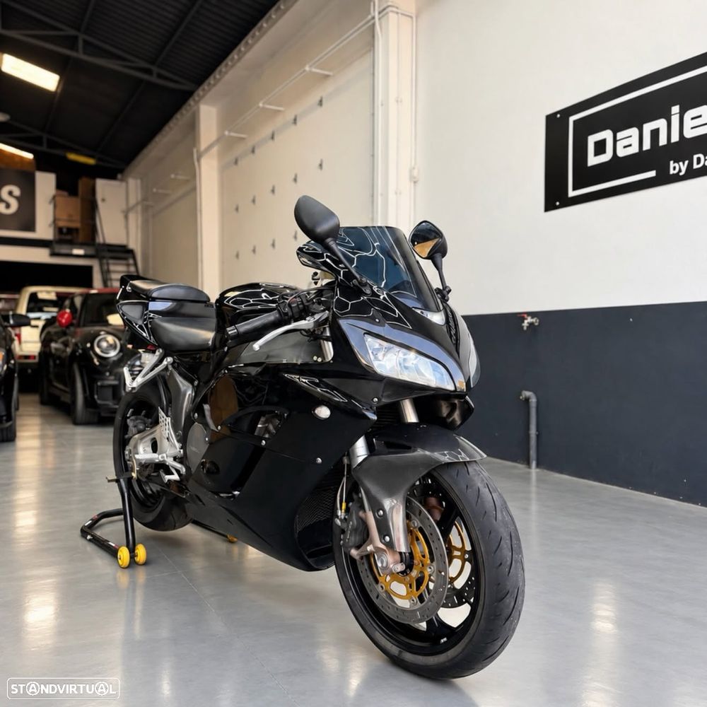 Honda CBR 1000RR - 1