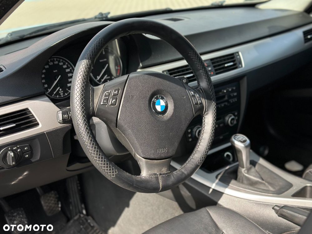 BMW Seria 3 318d - 10