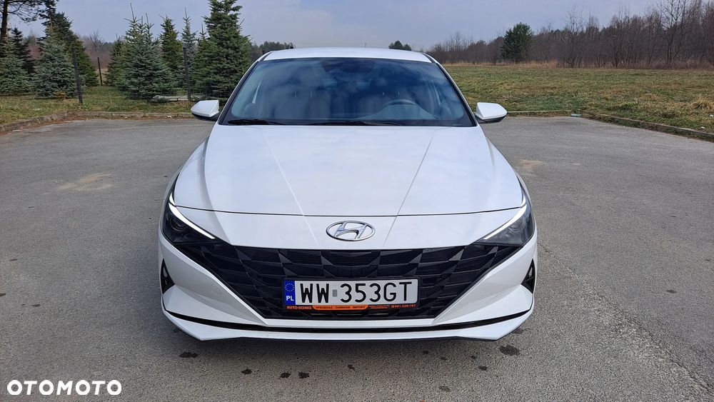 Hyundai Elantra ver-1-6-comfort - 4