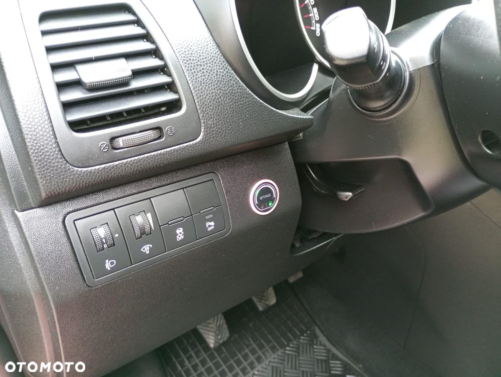 Kia Venga 1.4 M - 10
