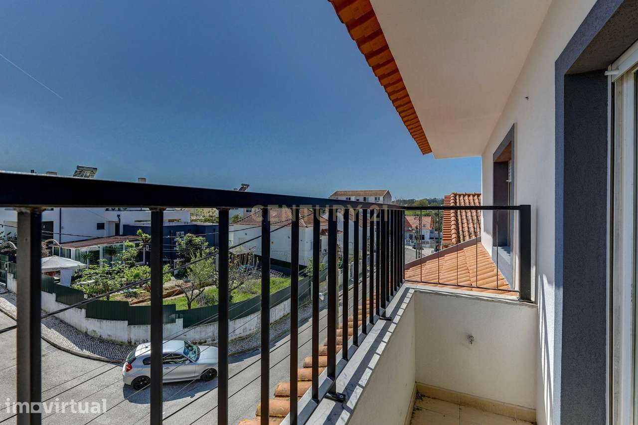 T2 RENOVADO NA SOBREDA - Grande imagem: 2/23