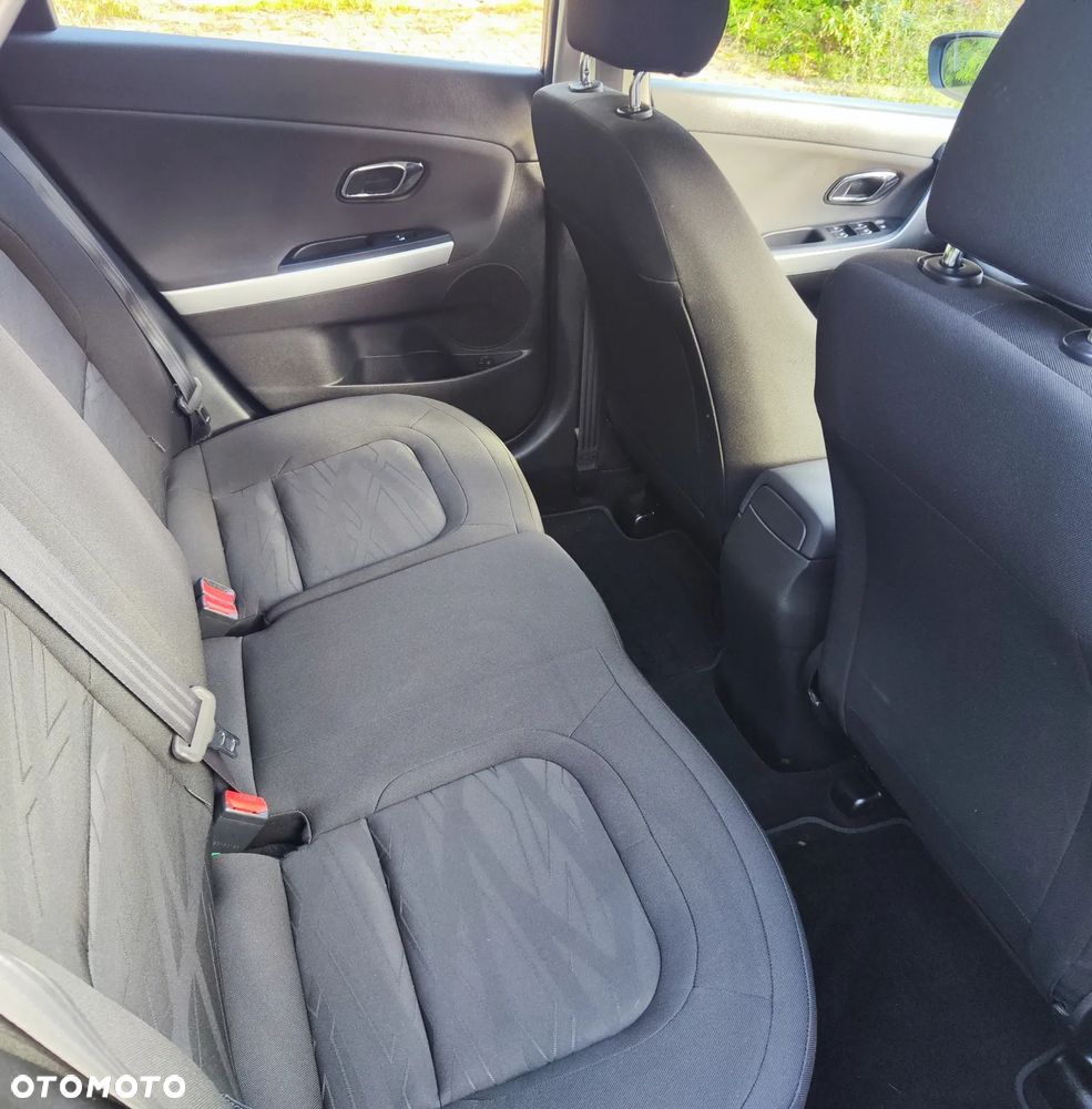 Kia Ceed 1.6 GDI L Business Line - 12