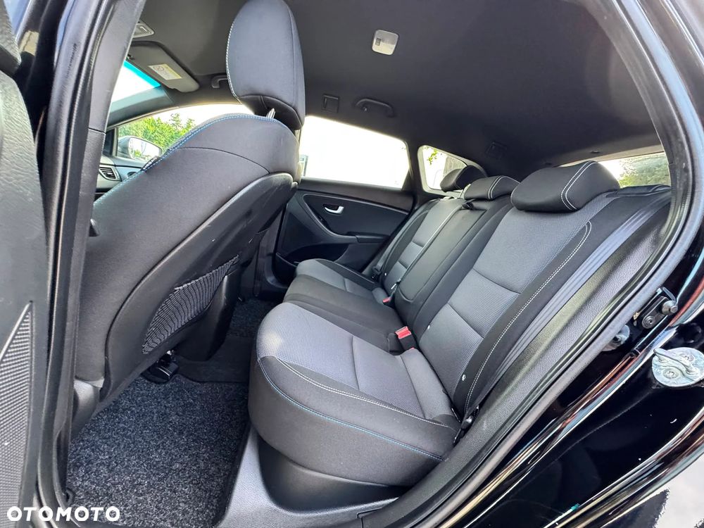 Hyundai i30 blue Kombi 1.6 CRDi DCT Passion - 24