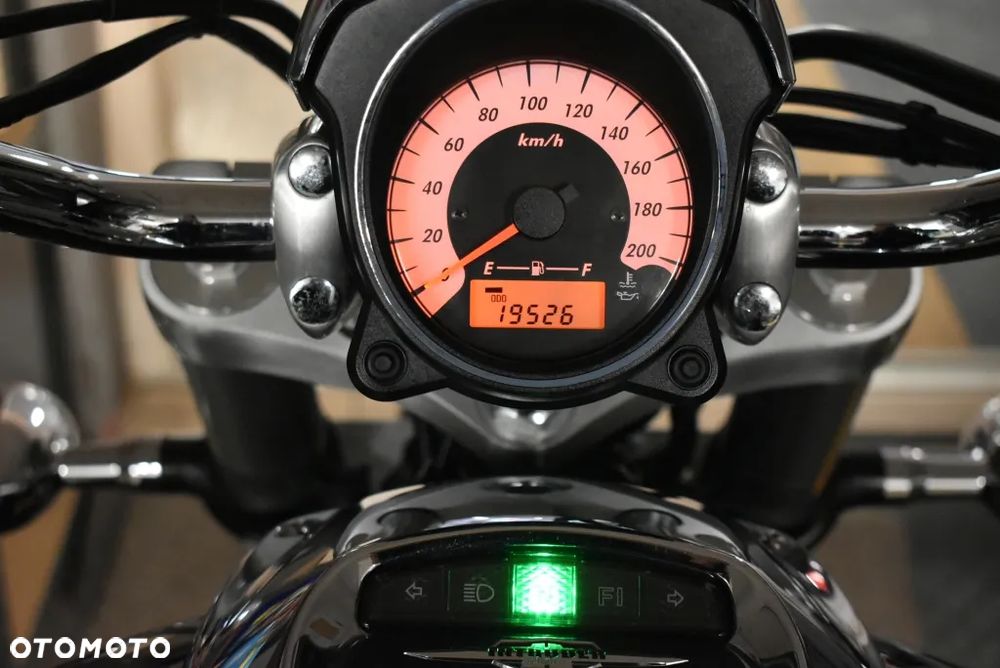 Suzuki Intruder - 41