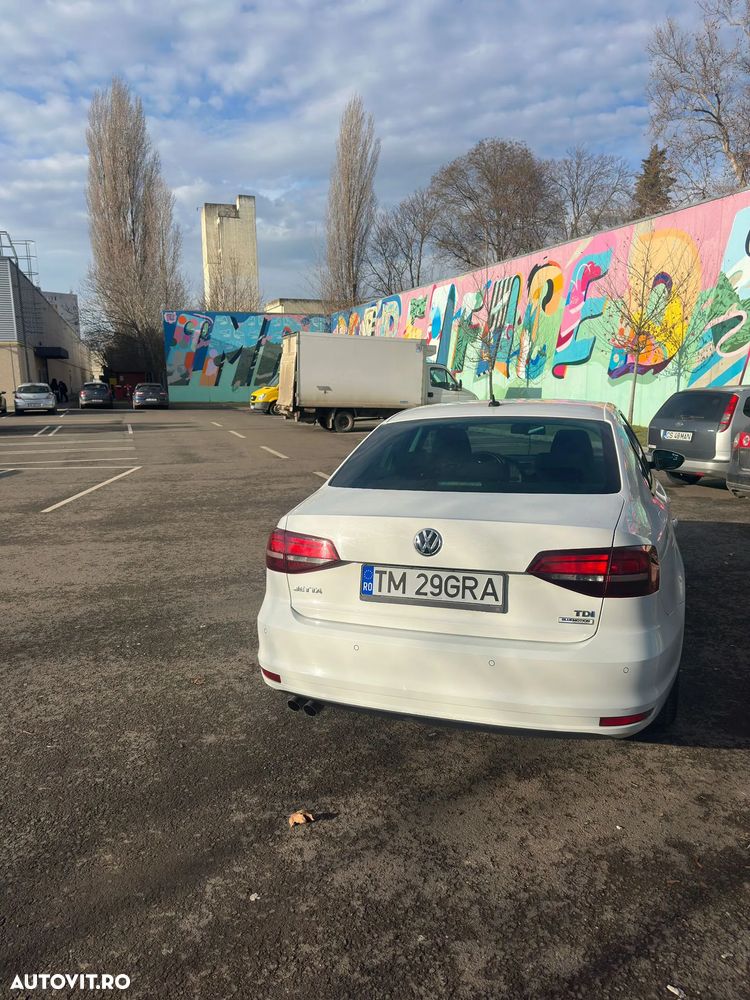 Volkswagen Jetta 2.0 TDI Comfortline - 1