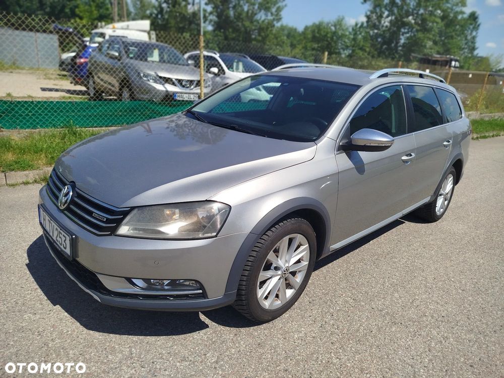 Volkswagen Passat - 1
