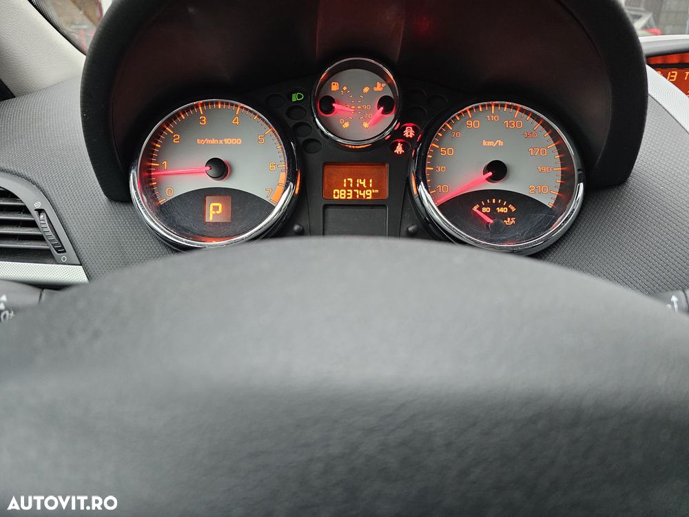 Peugeot 207 - 13