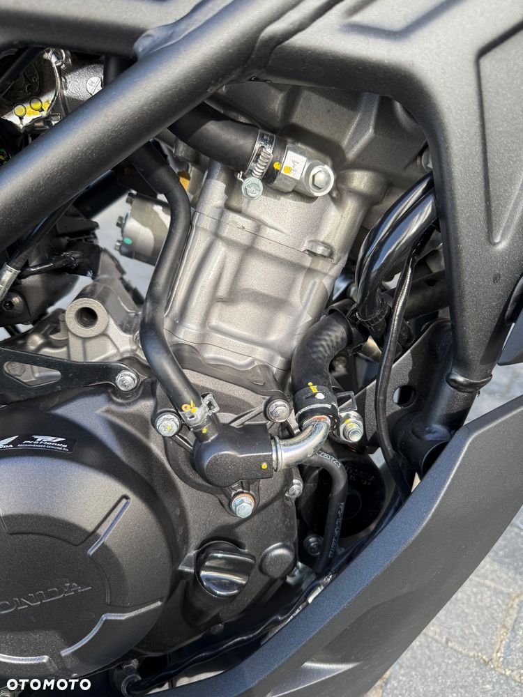 Honda CB - 16