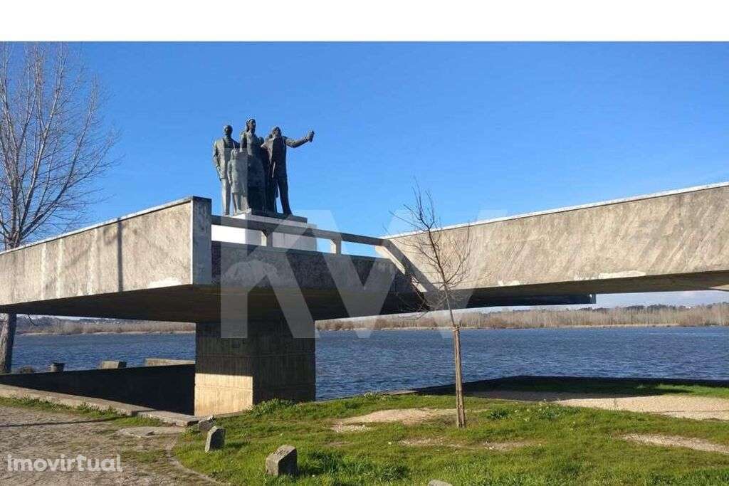 Terreno Urbano em Fermentelos a escassos metros da Pateira, com 717 m2 - Grande imagem: 5/11