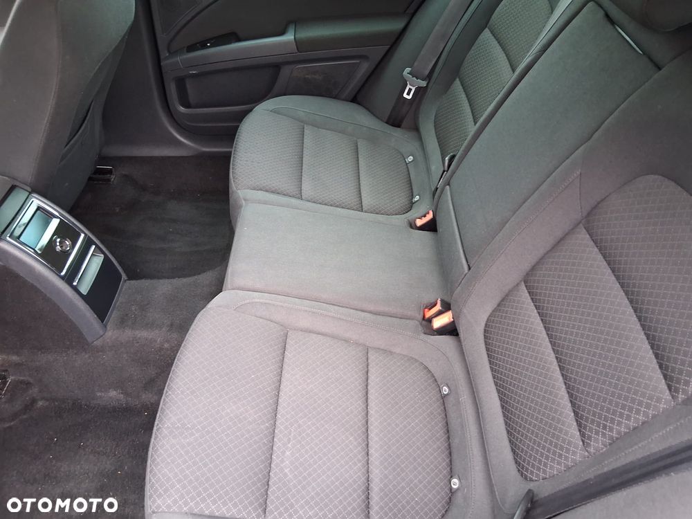 Skoda Superb 2.0 TDI DSG Elegance - 22