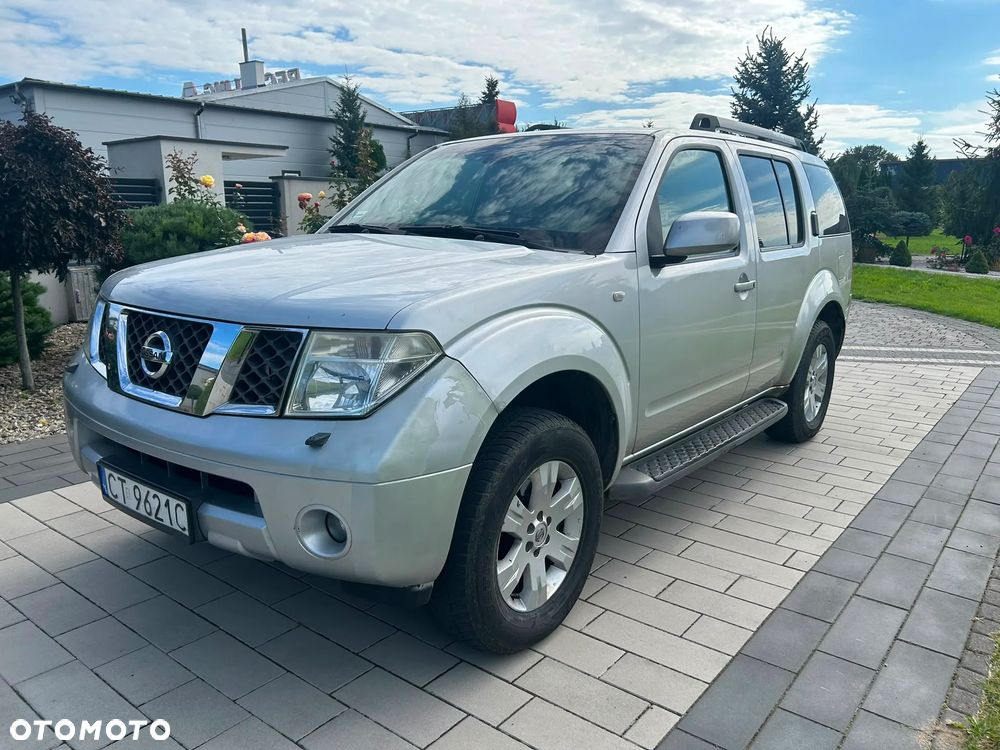 Nissan Pathfinder 2005 photo 2
