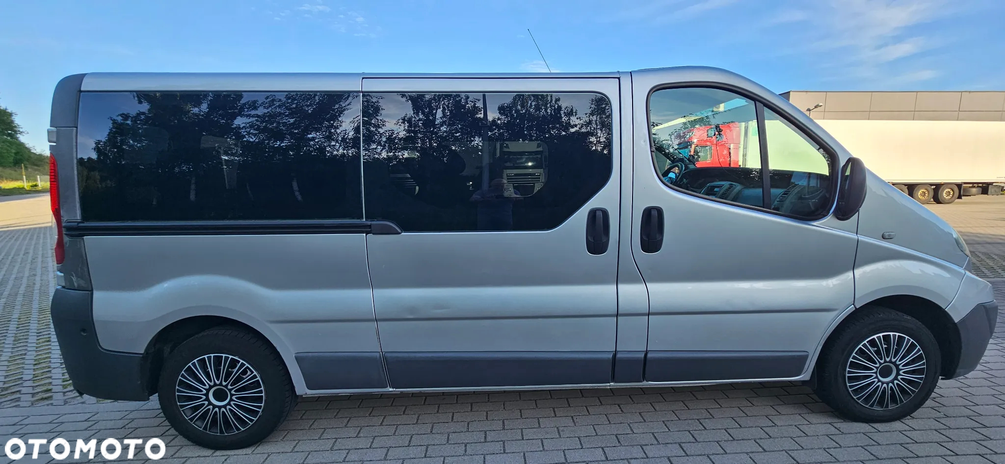 Renault Trafic 2.0 dCi 90 Combi L2H1 - 3