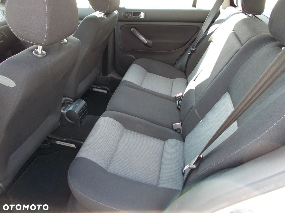 Volkswagen Golf Variant 1.6 Pacific - 16
