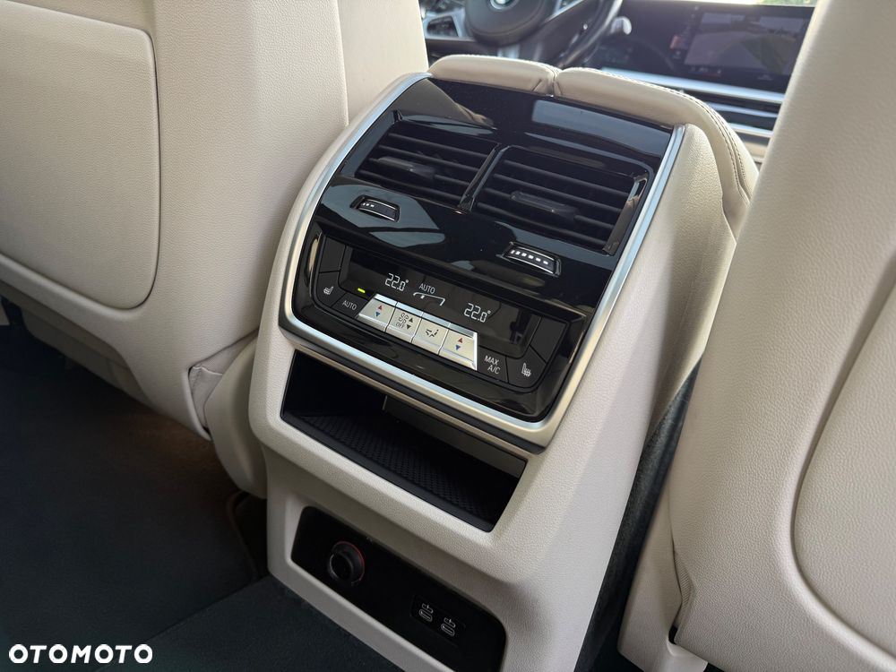 BMW X7 M50d sport - 8