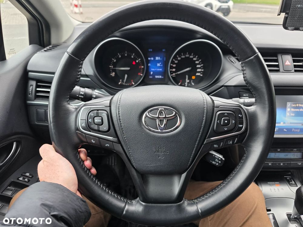Toyota Avensis - 6