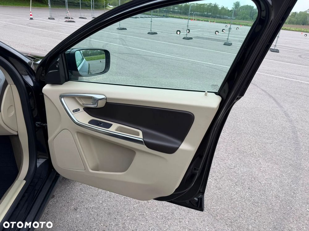 Volvo XC 60 T6 AWD Summum - 16