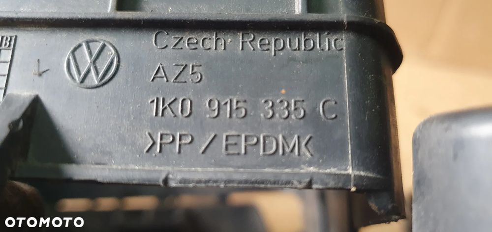 Obudowa podstawa akumulatora VW Passat B6 1K0915443A 1K0915333C 1K0915335C 1K0915336B - 7
