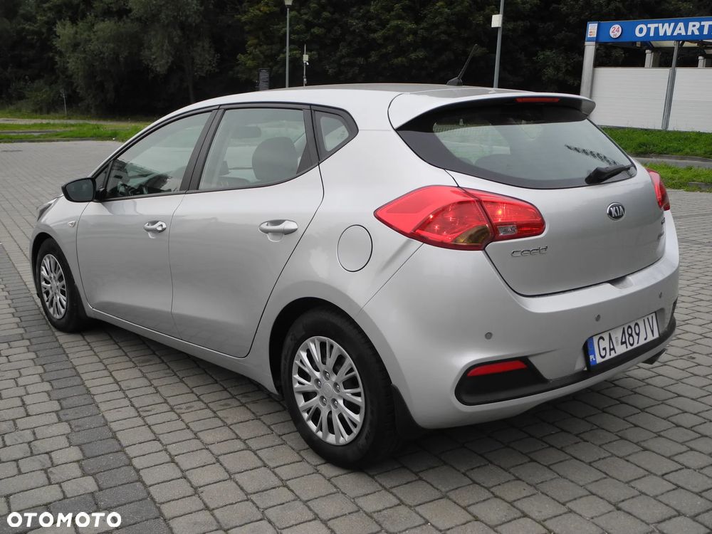 Kia Ceed - 4