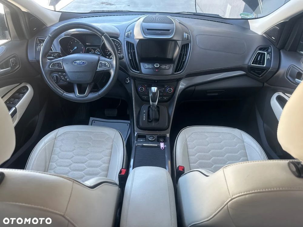 Ford Kuga 2.0 TDCi 4x4 Vignale - 28
