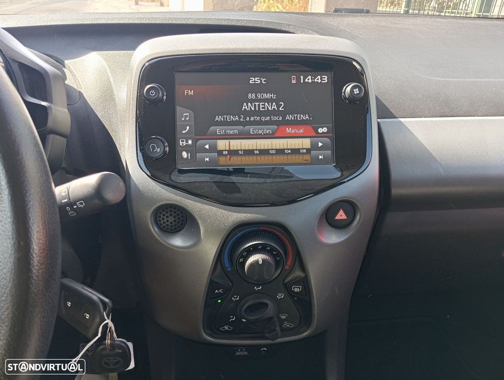 Toyota Aygo 1.0 X-Play - 8