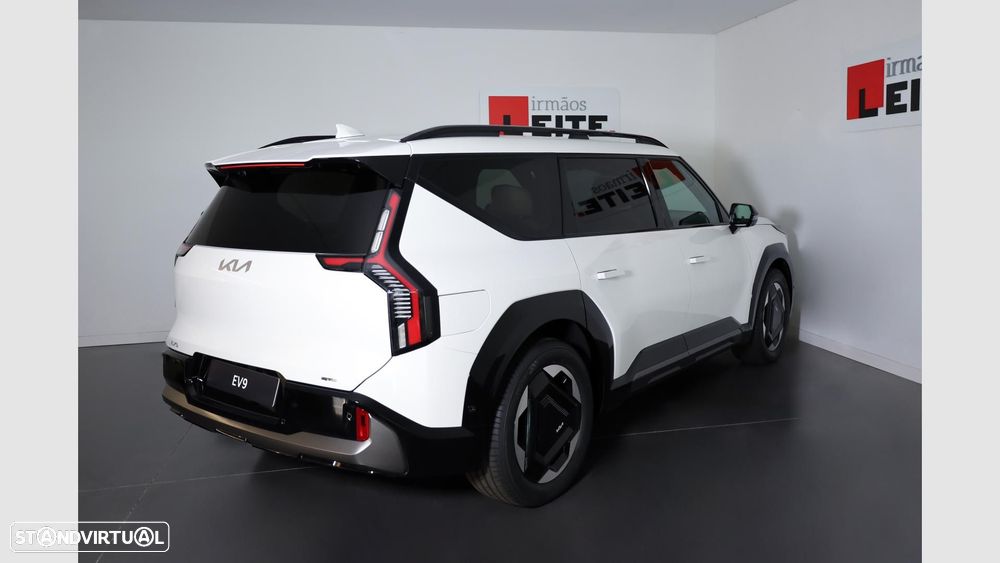 Kia EV9 98.8 kWh GT-Line AWD — fotografia 27