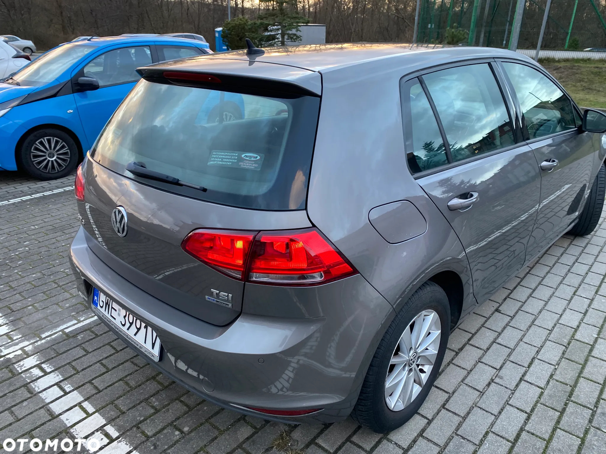 Volkswagen Golf VI 1.2 TSI BlueMot Comfortline - 3